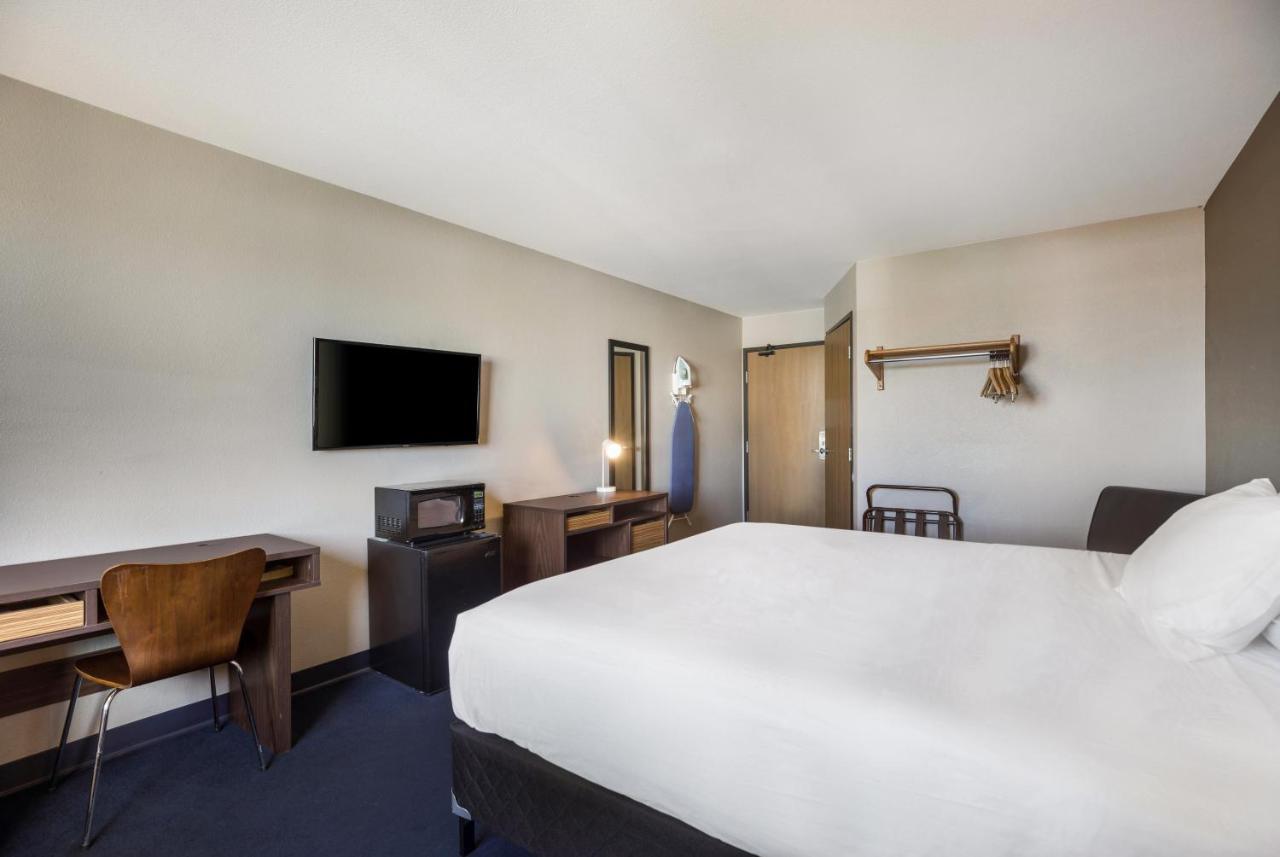King Room - Non-Smoking